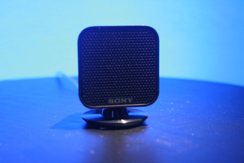 Illustration for article titled Sony Debuts Micro Size DAV-IS10 Home Theater System
